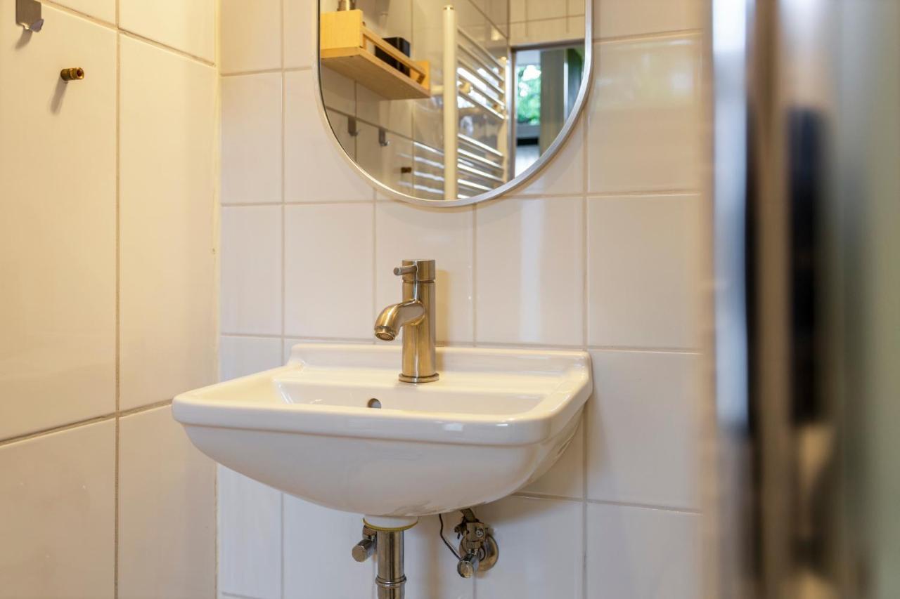 B&B Hendricus Hoofddorp Bagian luar foto