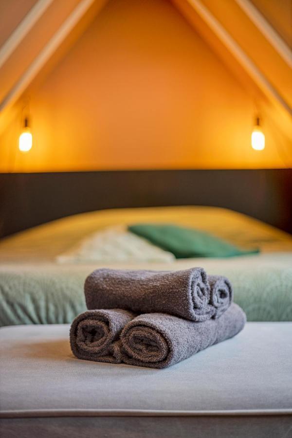 B&B Hendricus Hoofddorp Bagian luar foto